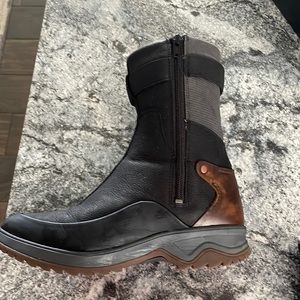 Merrell womens winter boots size 8